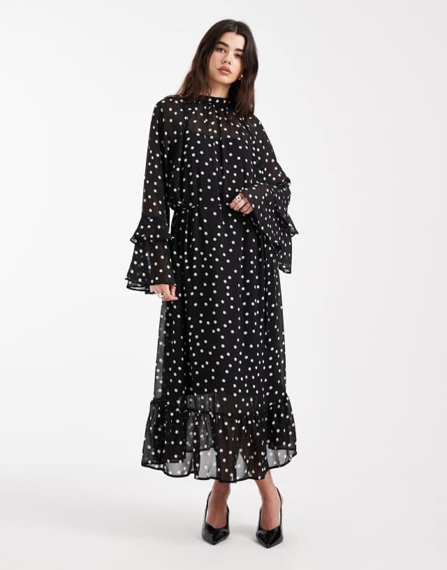 black and white boho maxi dress Object style ruffled in polka dot print resistant for long