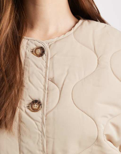 Object – Bomberjacke in Humus mit gesteppter Zwiebelstruktur und aufgesetzten Taschen vorne, 4 von 4