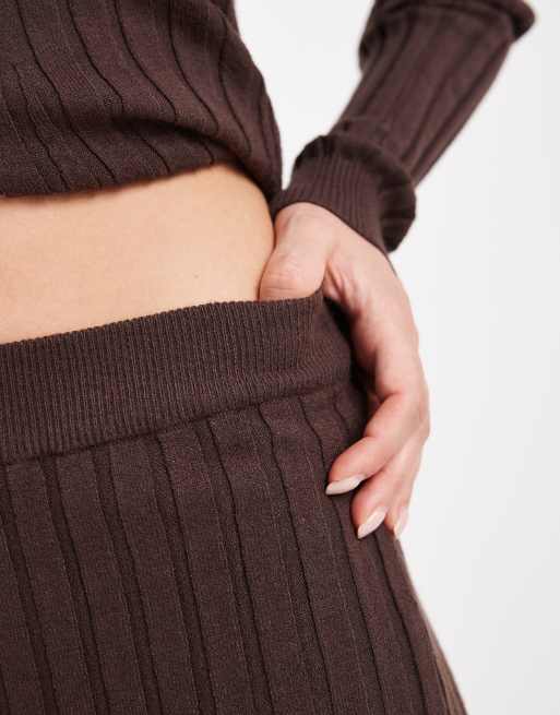 Object – Brun, ribbstickad maxikjol, del av set, 5 av 5