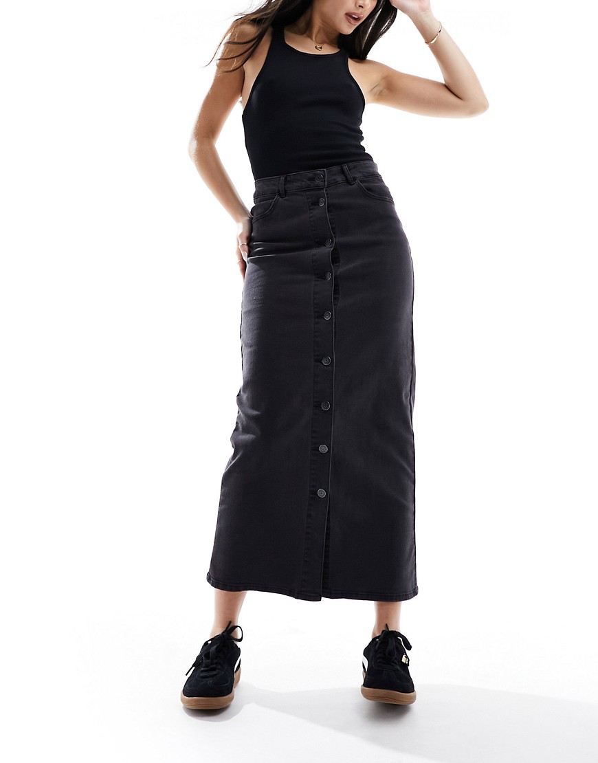 buttondown denim maxi skirt in black