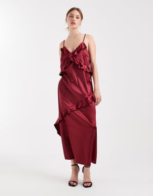 Object - Camisole-Maxikleid aus Satin in Burgunderrot mit Rüschenbesatz