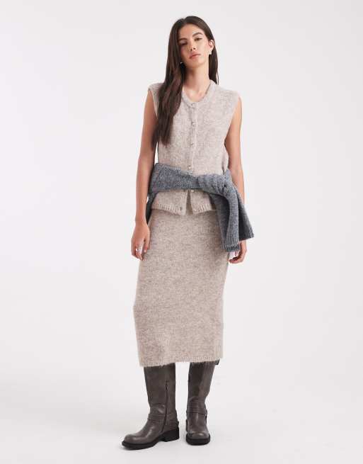 Object - Completo in maglia color hummus mélange con smanicato con bottoni dorati sul davanti e gonna lunga