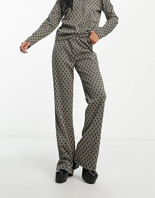 Object flare pants in geo print (part of a set) 