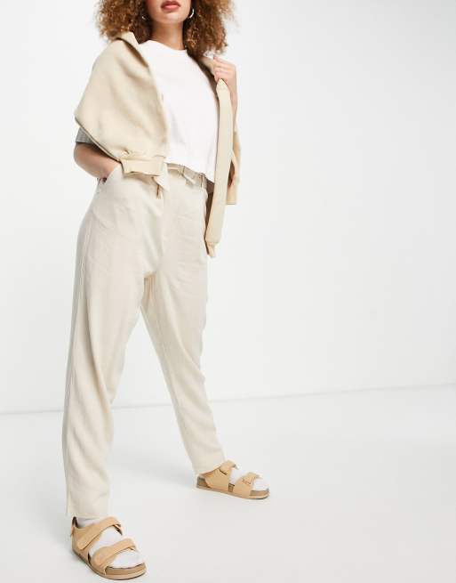 Object – Karottenhose in Stein mit Gürtel aus dem gleichen Stoff, 4 von 4