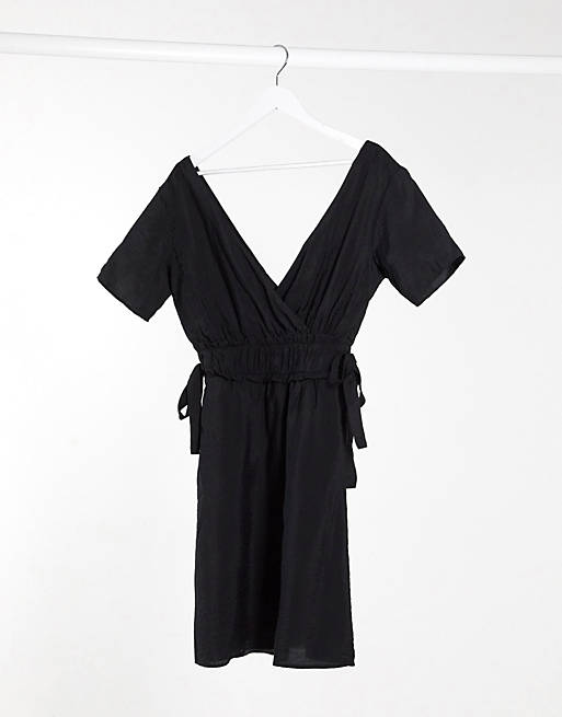 Object – Lniana czarna sukienka mini wiązana po bokach