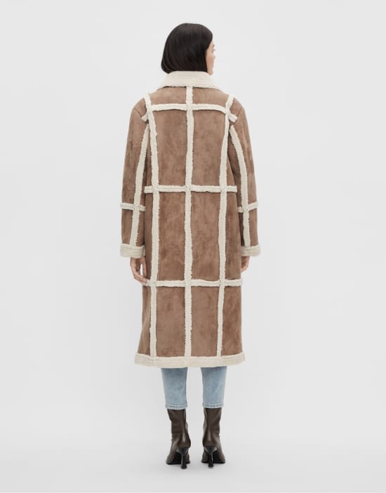 https://images.asos-media.com/products/object-long-coat-with-borg-seam-detail-in-beige/201200335-2?$n_550w$&wid=550&fit=constrain
