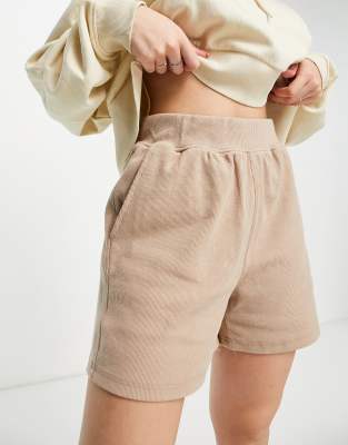 beige sweat shorts