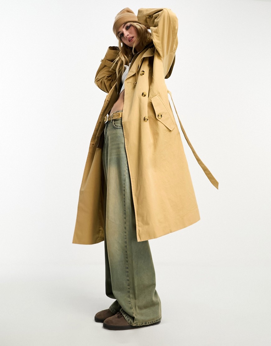 Object oversized maxi trench...