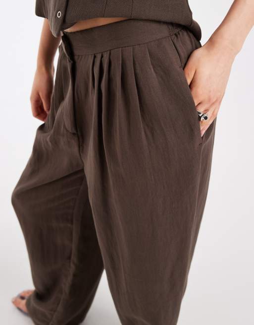 Object - Pantalones de sastre marrón chocolate de corte suelto con pinzas delanteras de tejido efecto lino (parte de un conjunto), 3 de 5