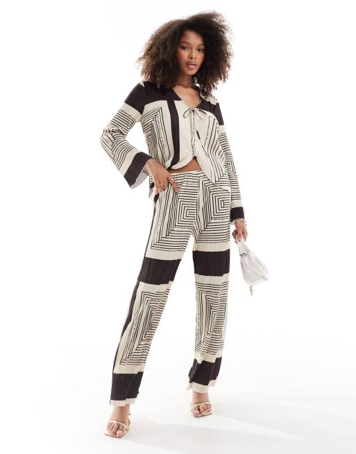 Object - Plissé broek met wijde pijpen in bruine abstracte print, deel van co-ord set