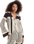 [Object] Object plisse tie front top in brown abstract print (part of a set) 34 BROWN