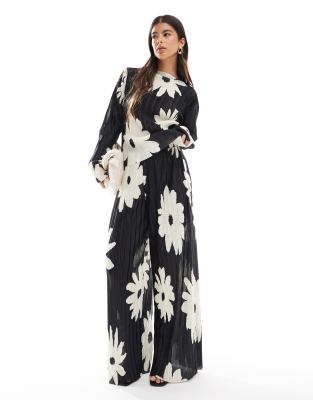 plisse wide leg pants in black flower print - part of a set