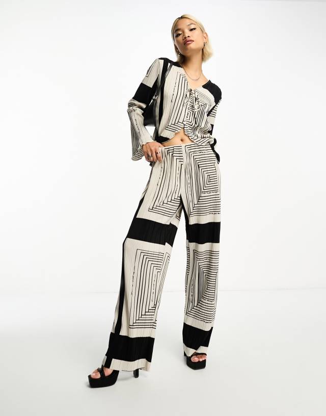 Object - plisse wide leg trouser co-ord in mono print