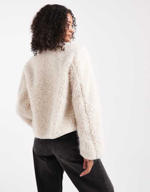 Object – Premium – Flauschige Cropped Teddyfell-Jacke im Duffle-Stil in Cremeweiß, 4 von 4