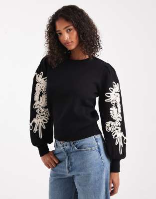 Object - Pullover in Schwarz mit voluminösen Ärmeln und Blumenapplikation
