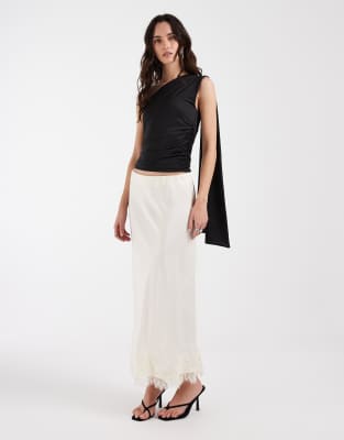 Object satin maxi skirt with lace trim in white cloud dancer 15690₽