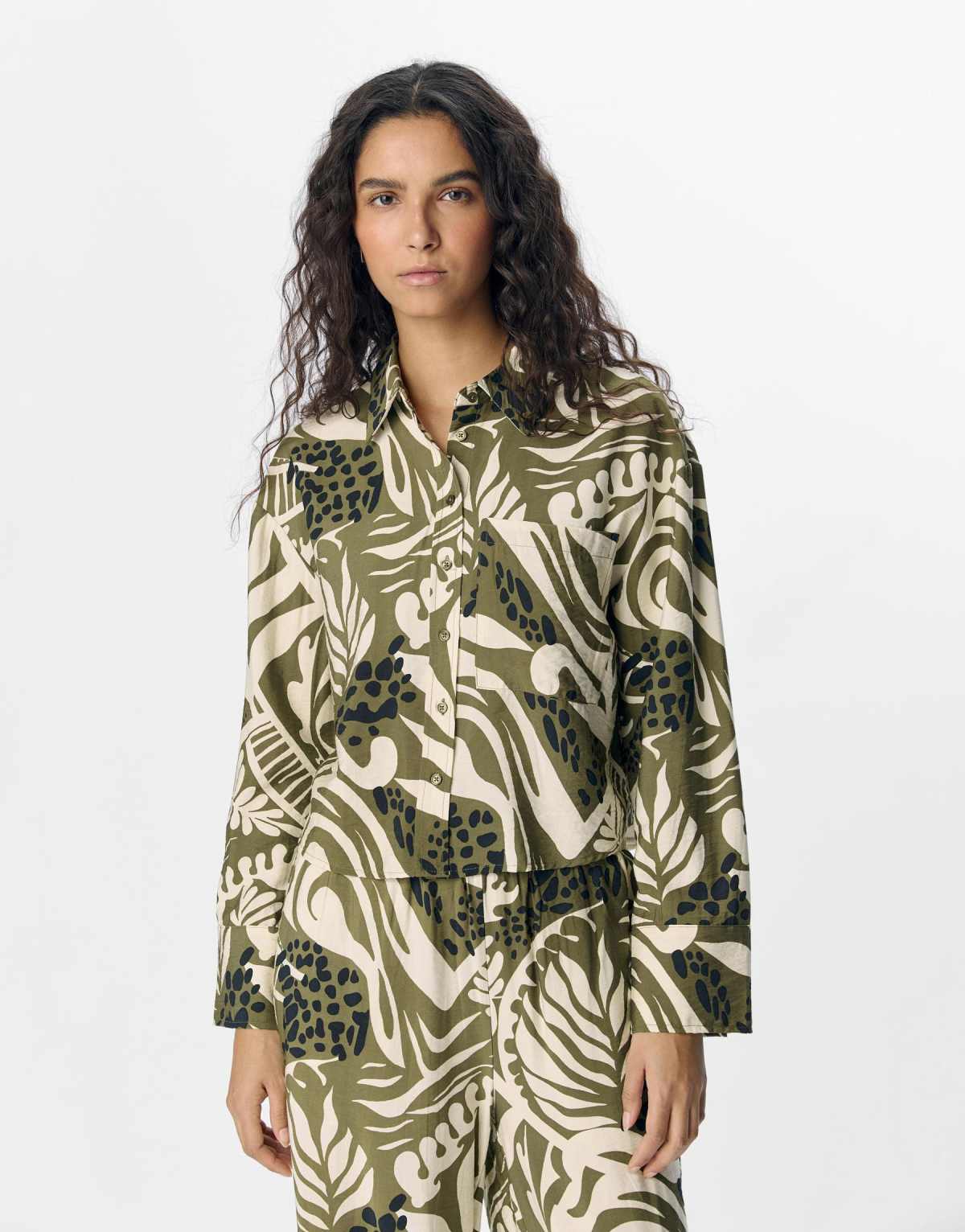 Object Shirt in capulet olive