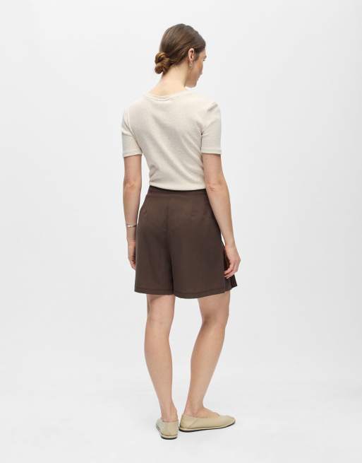 Object Shorts in seal brown, 2 of 5