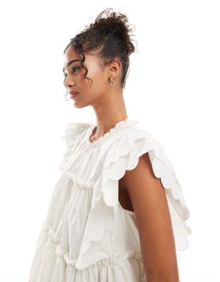 OBJECT STATEMENT TRAPEZE TOP 
