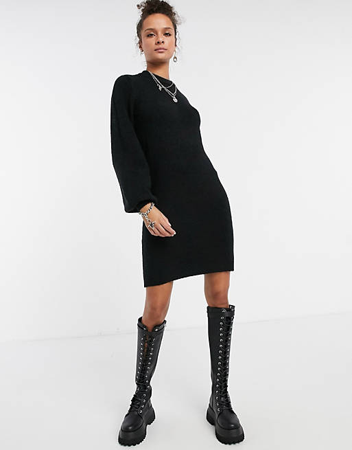 Object - Strikket kjole med dyb manchet i sort