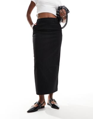 tailored ankle length skirt in black pinstripe