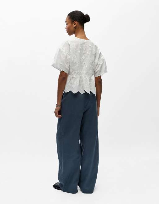 Object Top in cloud dancer, 2 of 4