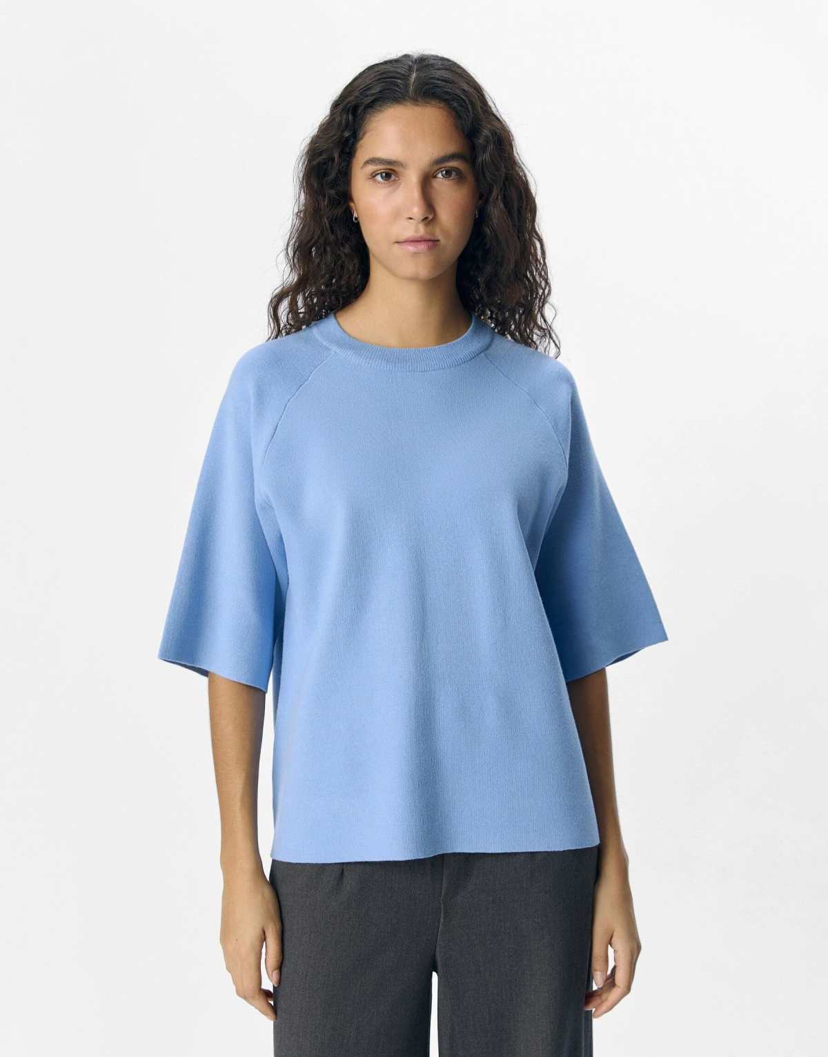 Object Top in cornflower blue