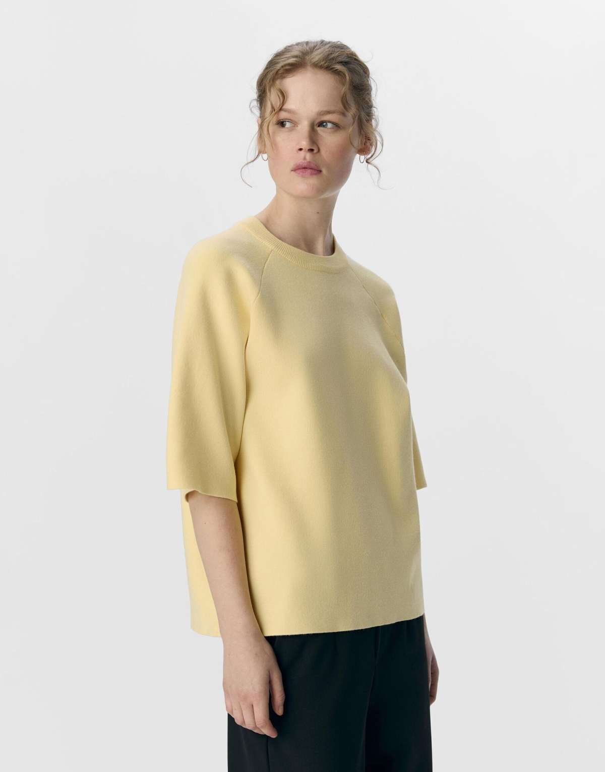 Object Top in pale banana