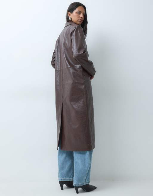 Object trench maxi elegante in similpelle marrone, 5 di 5