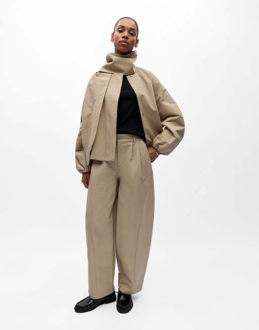 Object Trousers in humus, 5 of 6