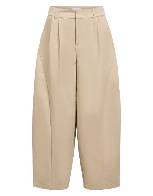 Object Trousers in humus, 6 of 6