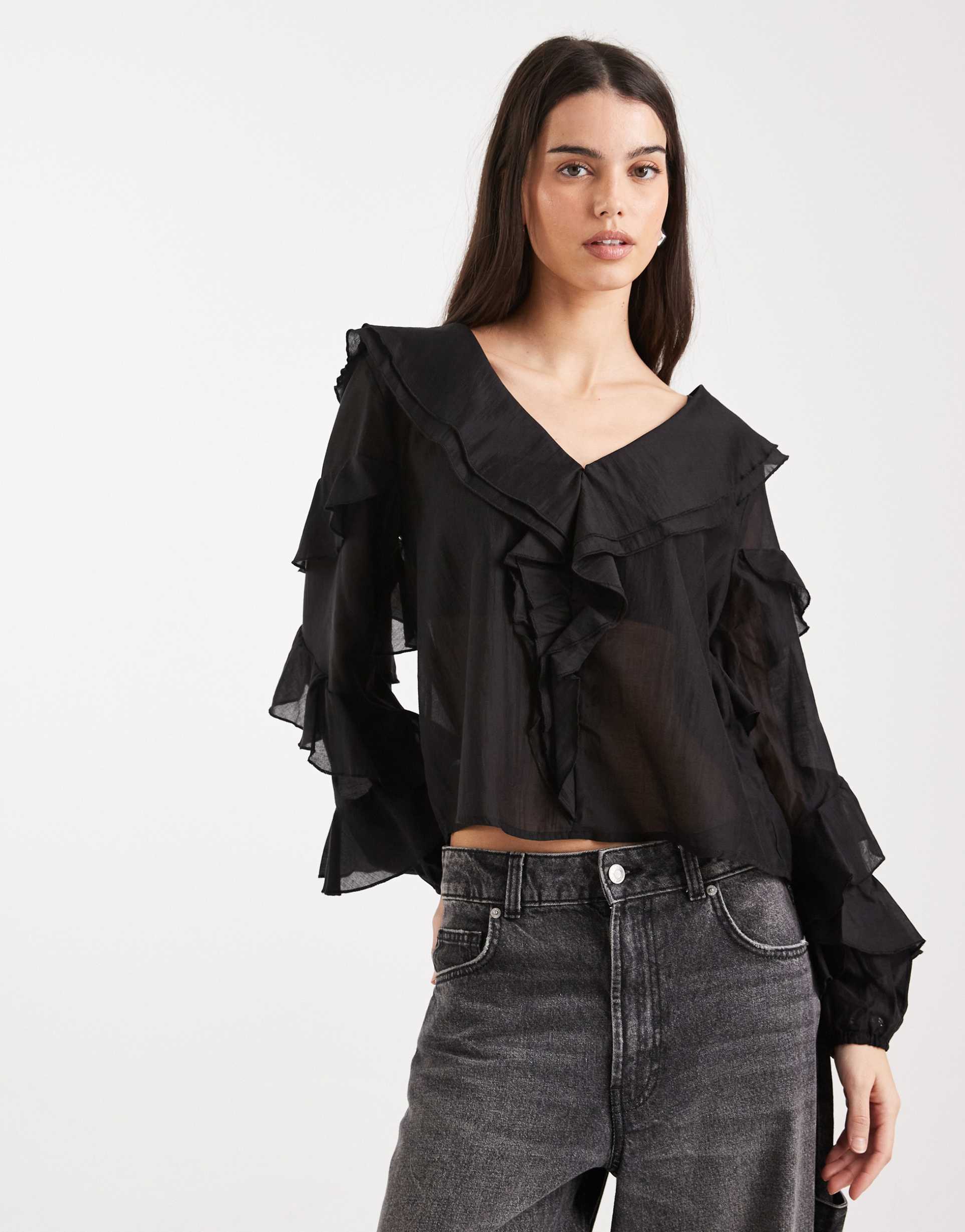 object v-neck ruffle top with tiered sleeves in black