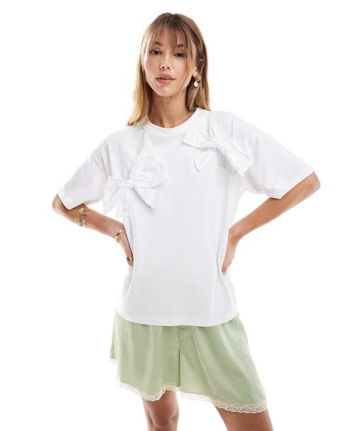Object – Vit t-shirt med knutna statement-rosetter - view 1
