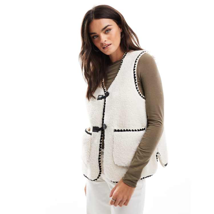 Object – Weste aus Teddy-Fleece in Cremeweiß mit kontrastierendem