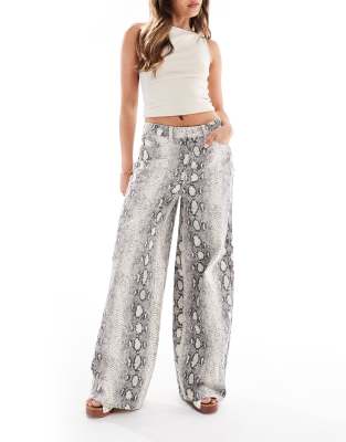 [Object] Object wide leg jeans in neutral snake print 14-16 Tofu Black Snake