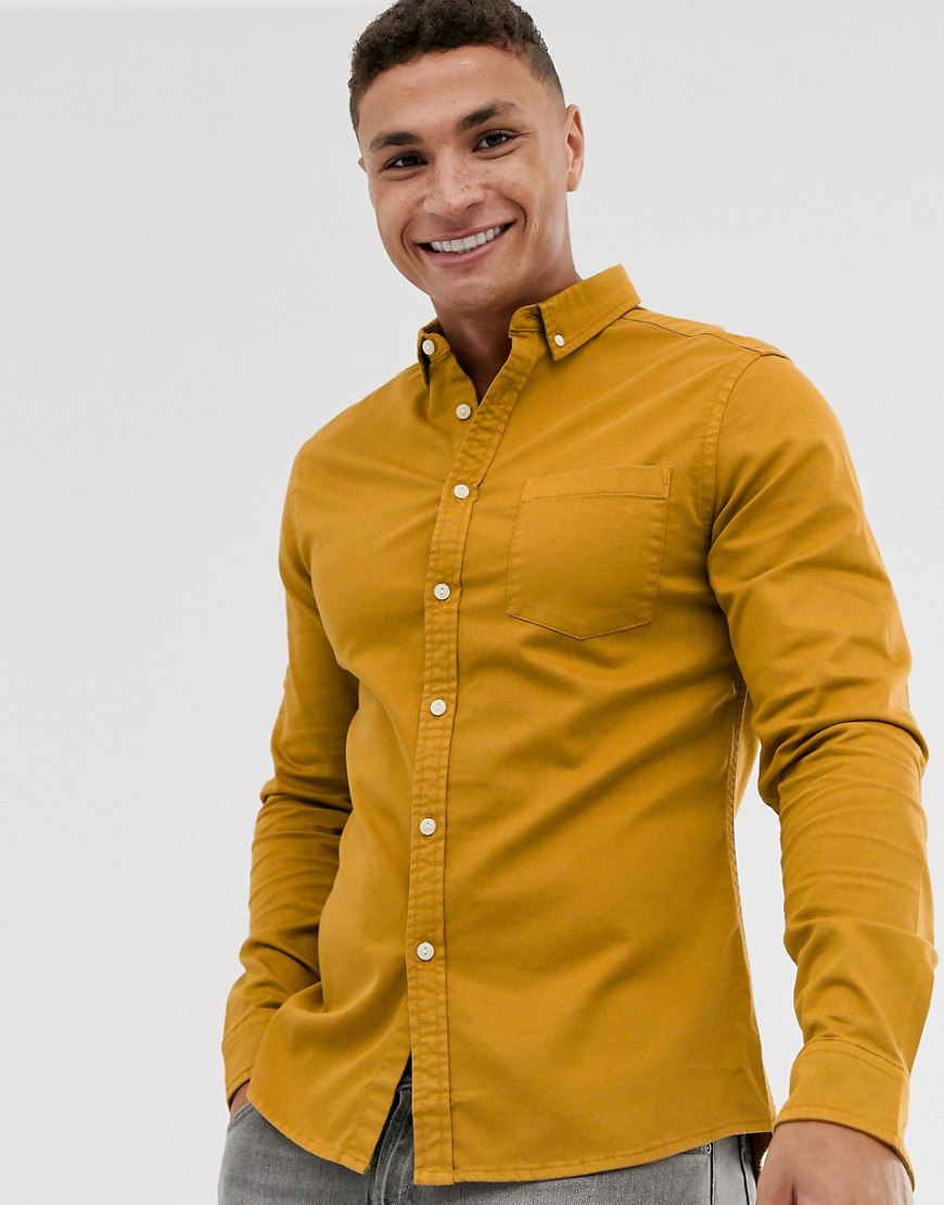 Желтая мужская рубашка