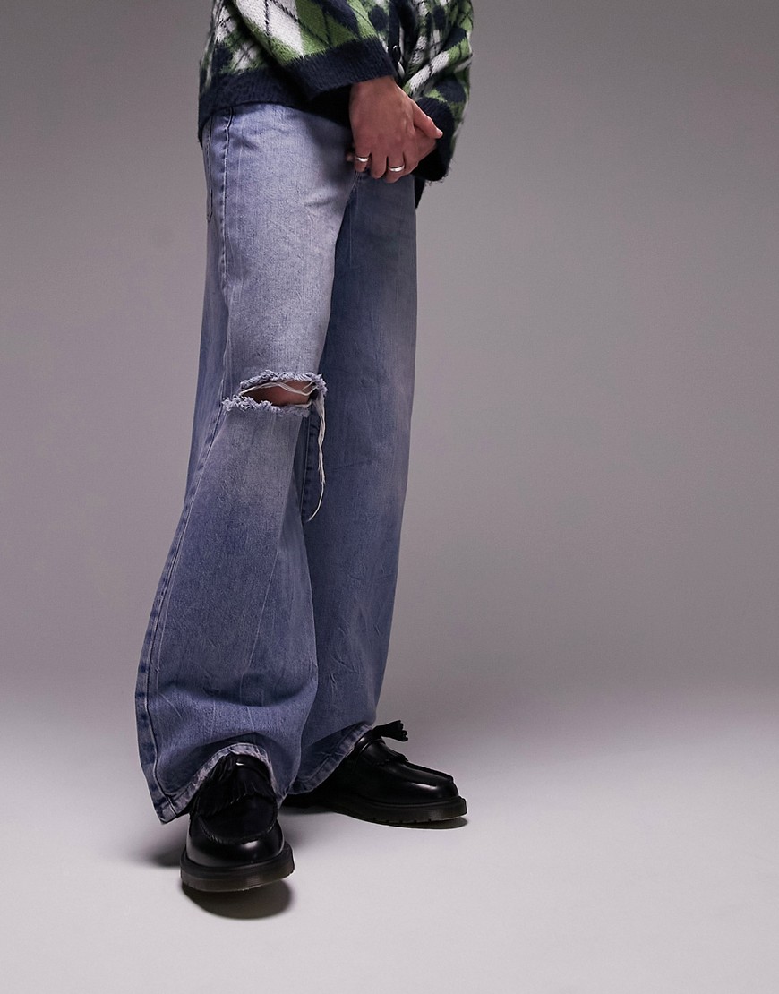 фото Очень свободные выбеленные джинсы со рваным разрезом topman-голубой