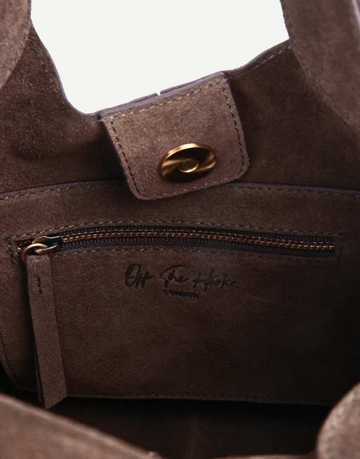 Off The Hook Alanis suede tote bag with shoulder strap in brown, 3 of 7