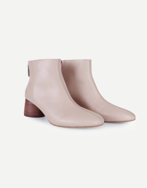 Off The Hook Elara leather block-heeled ankle boots in spain white - view 1