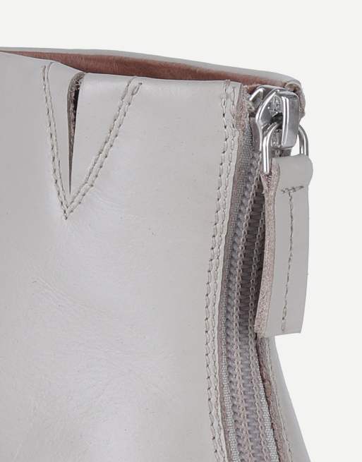 Off The Hook Elara leather block-heeled ankle boots in spain white, 5 of 7