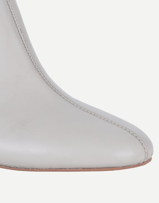 Off The Hook Elara leather block-heeled ankle boots in spain white, 6 of 7