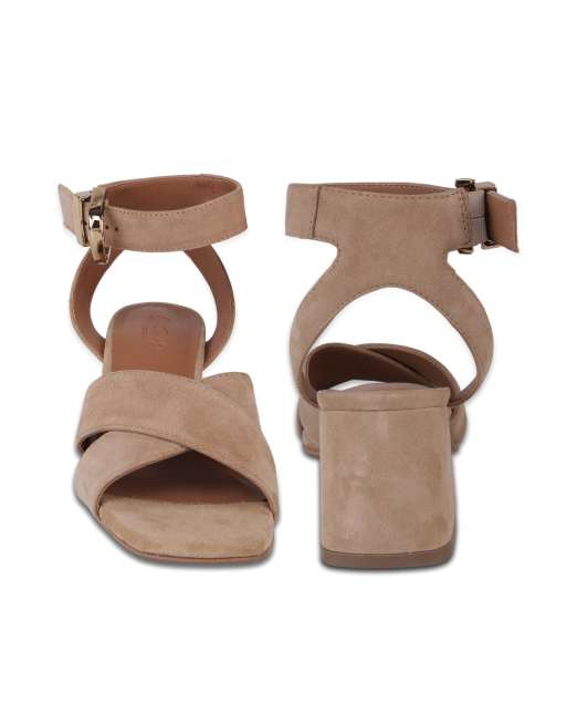 Off The Hook Faith suede leather cross strap block heel sandals in beige, 4 of 4