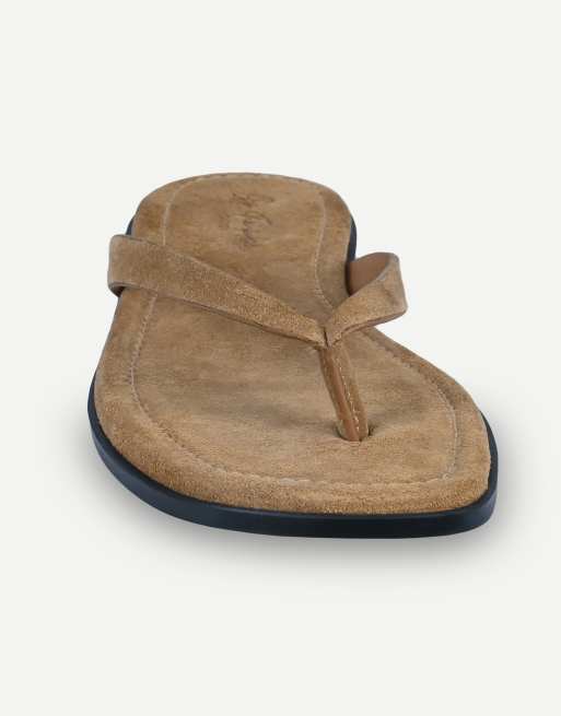 Off The Hook Freya toe flat thong sandals in tan suede, 4 of 7