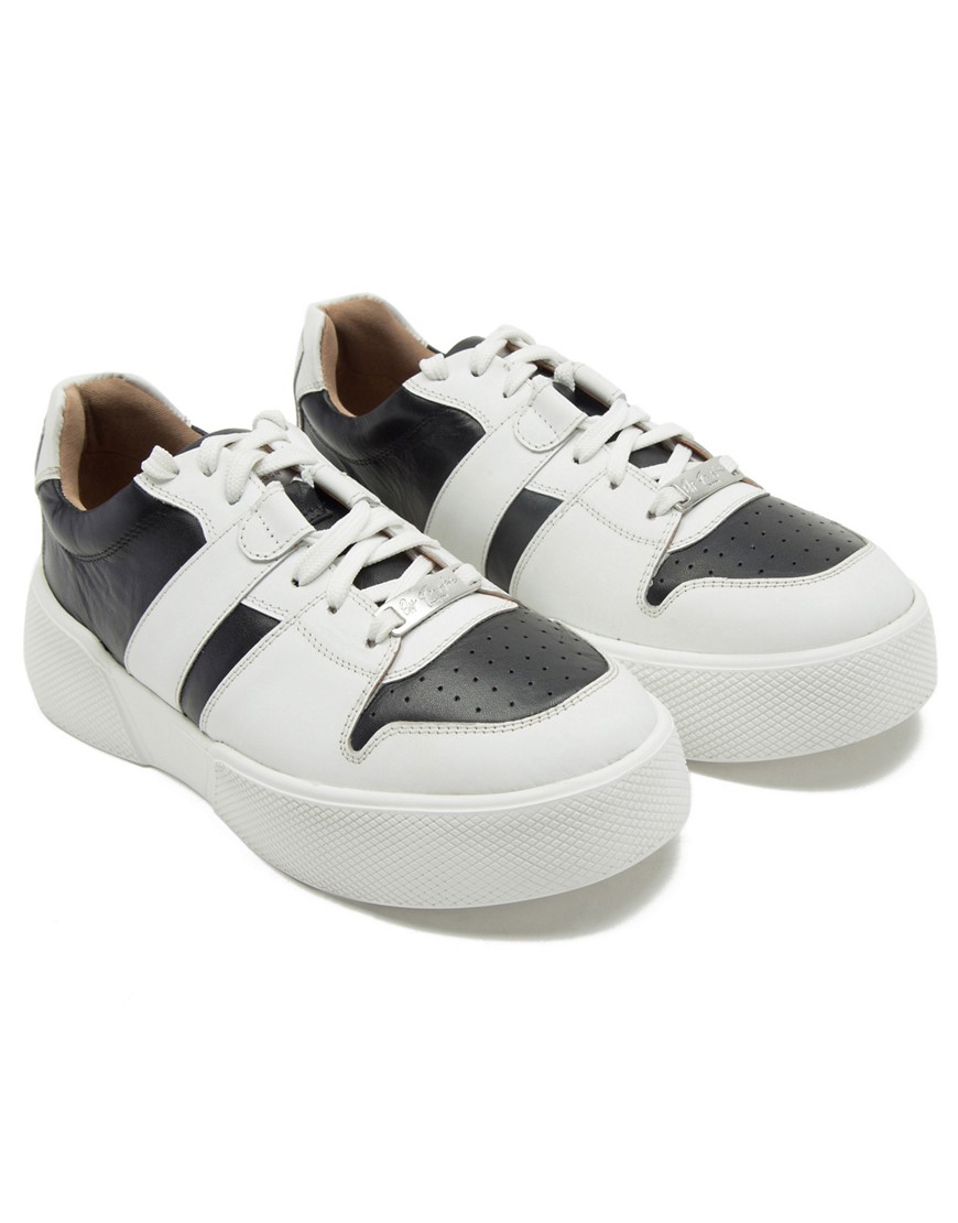 Off The Hook oval lightweight walking leather lace-up trainers shoes in white-Black