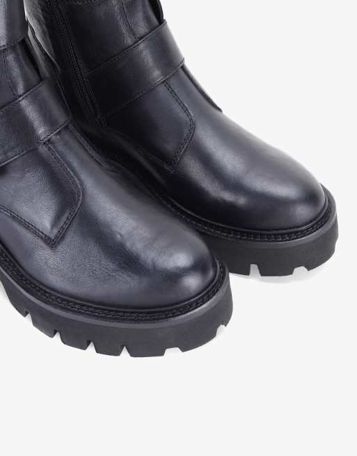 OFF THE HOOK 'SUTTON' Heel with Side Zip High-Ankle Black Leather Boots in Black, 2 of 3