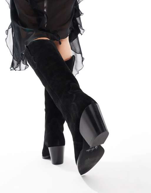 Off The Hook – 'Texas' Marcia – Knöchelhohe Cowboystiefel aus schwarzem Wildleder mit Blockabsatz , 2 von 4