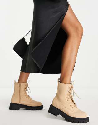 boots schnüren beige