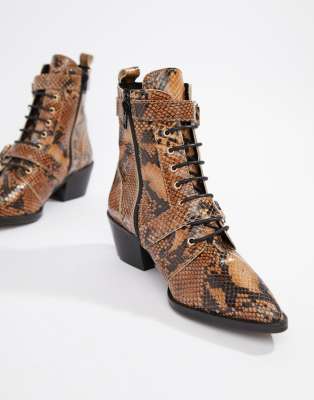 white pants black boots outfit