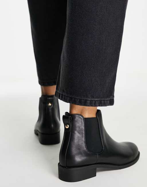 Office flat hot sale chelsea boots