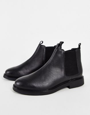 Office boss chunky chelsea boots in black leather